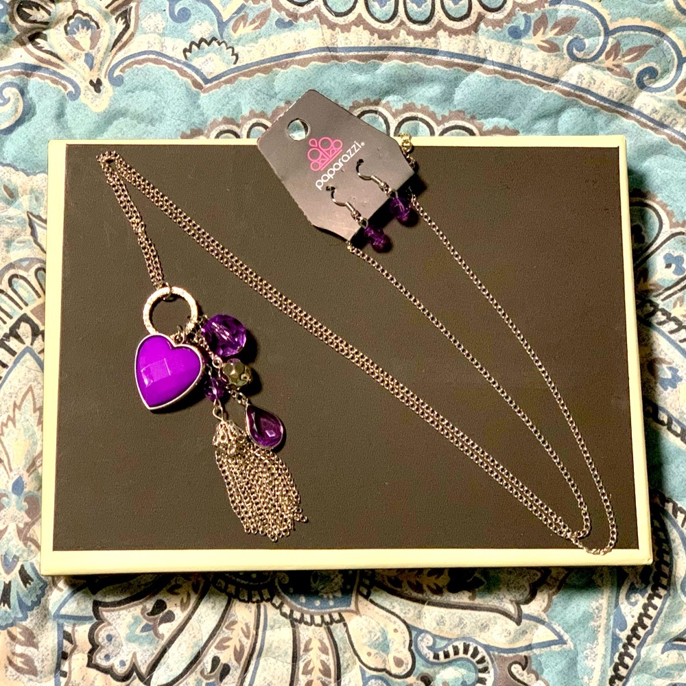 NEW. Bundle of 6 Paparazzi necklaces with earrings